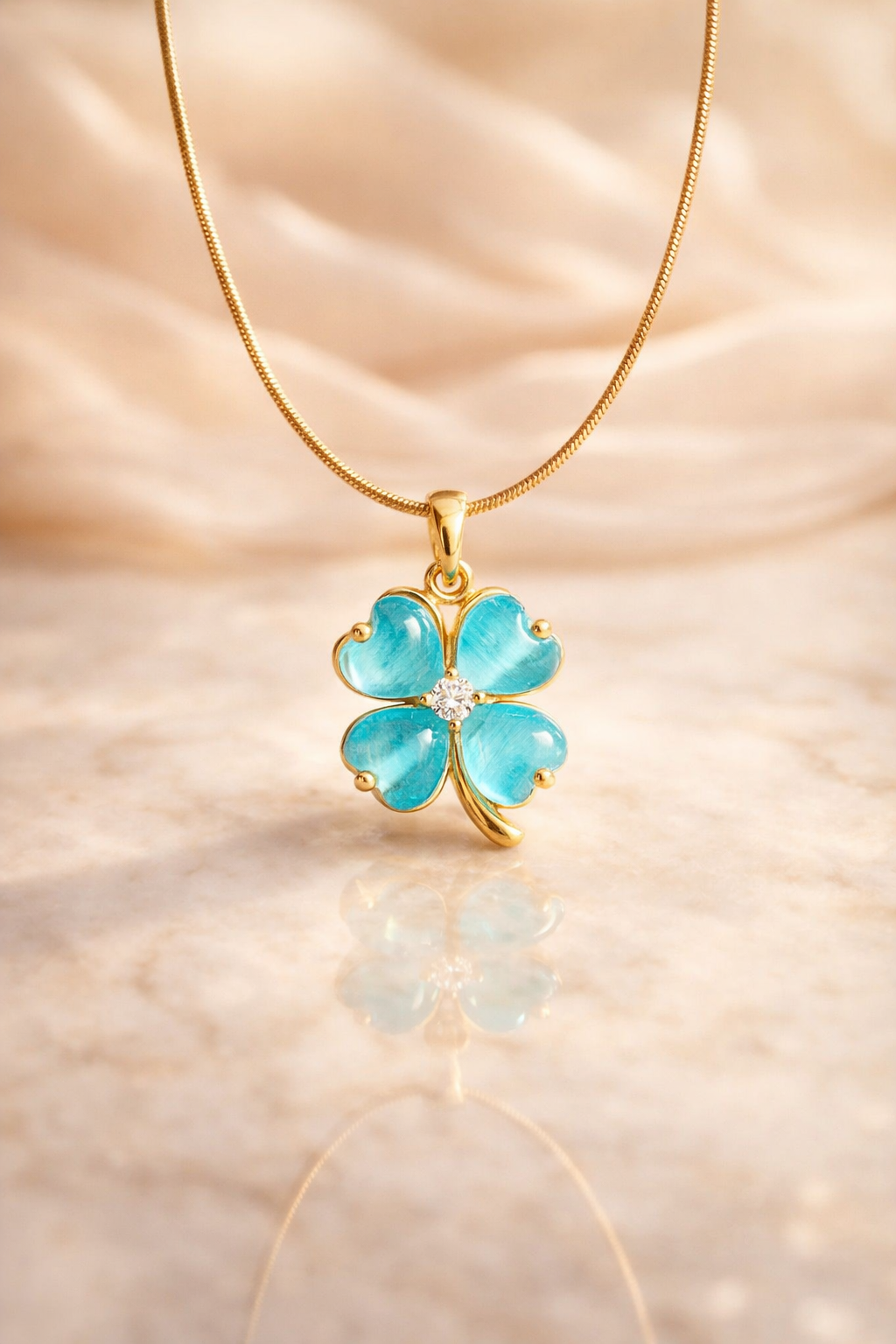 Aurelia Clover Pendant