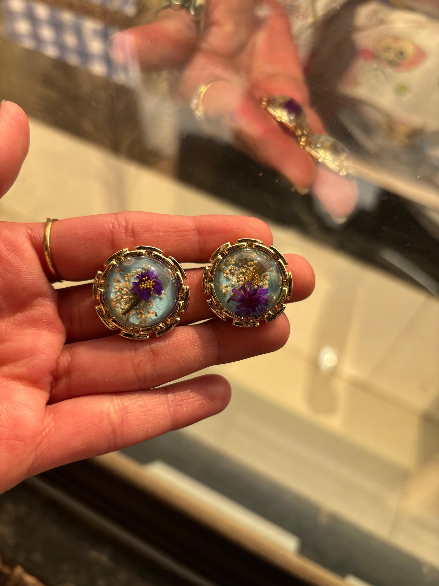 Resin Indigo Botanic Stud