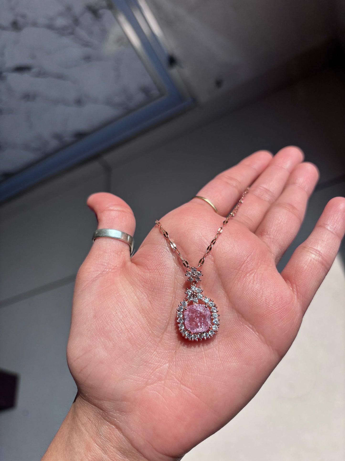 Blush Éclat Necklace